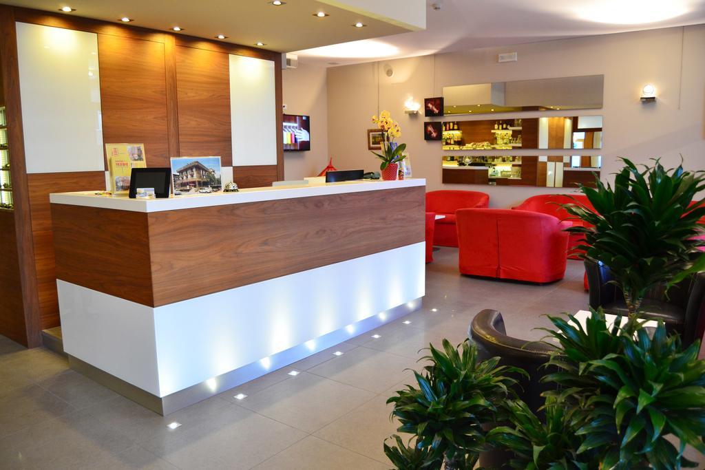 Hotel Midi ลิโดดิเยโซโล ภายนอก รูปภาพ