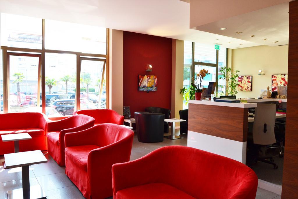 Hotel Midi ลิโดดิเยโซโล ภายนอก รูปภาพ